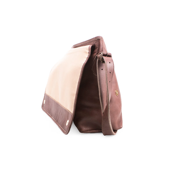 Brown leather shoulder bag 