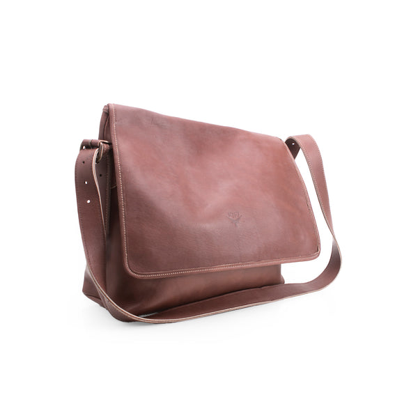 Brown leather shoulder bag 